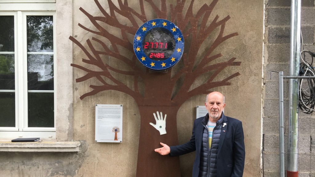 Denis Butterbach und der Friedenszähler (Foto: SR/Lisa Huth)