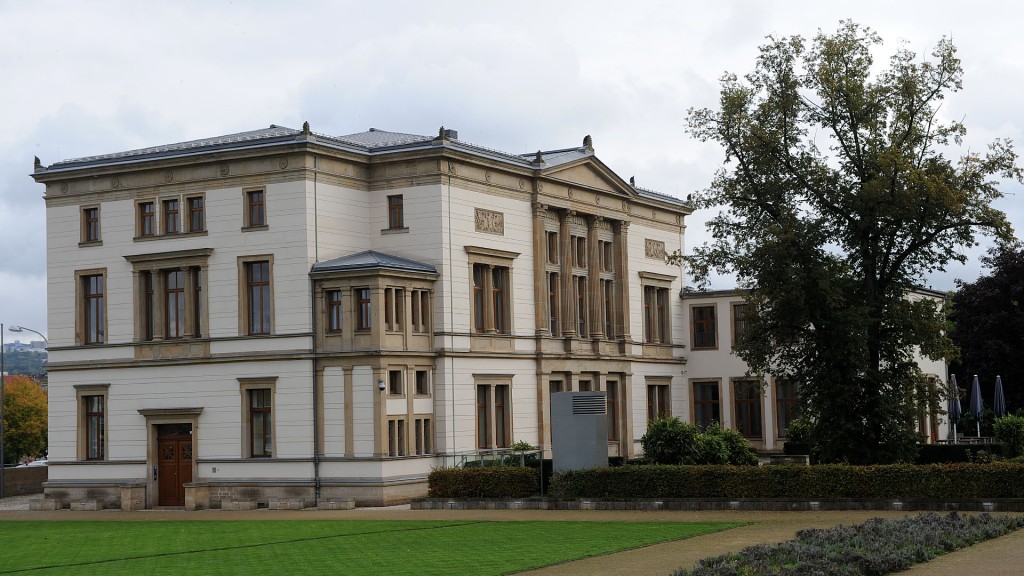 Die Seitenansicht des saarländischen Landtagsgebäudes (Foto: Pasquale D'Angiolillo)