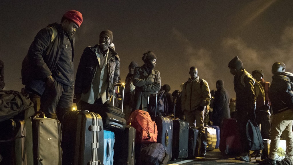 Flüchtlinge im Flüchtlingslager in Calais (Foto: dpa)