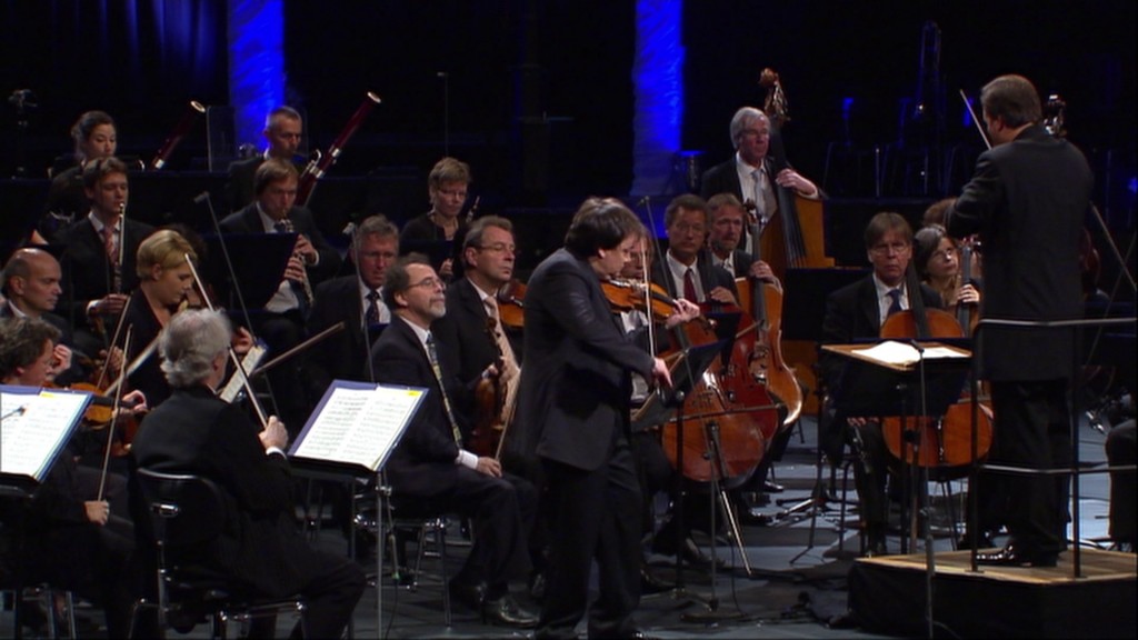 Die Deutsche Radio Philharmonie auf der Bühne (Foto: SR Fernsehen).