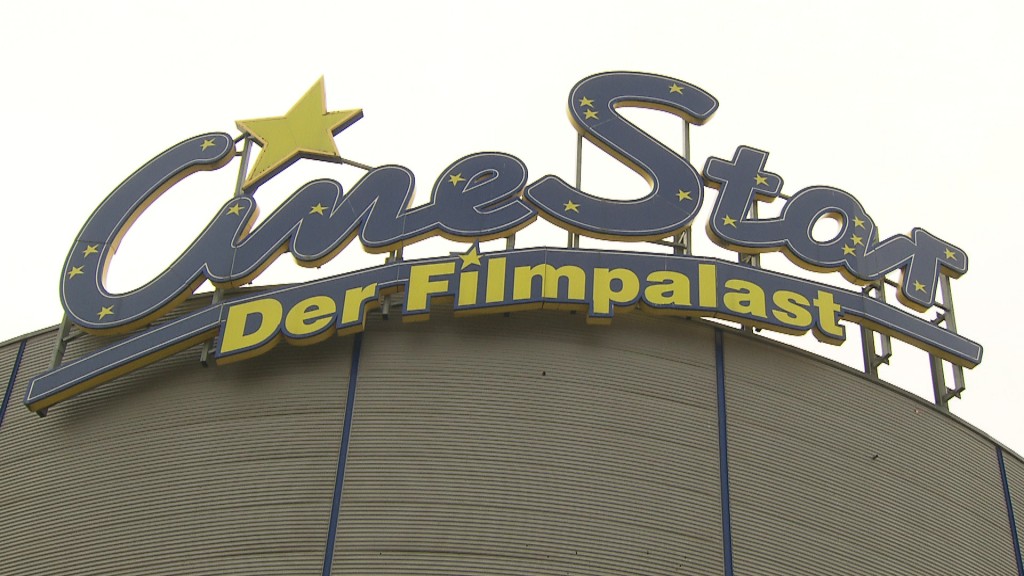 Schriftzug: CineStar - der Filmpalast in Saarbrücken