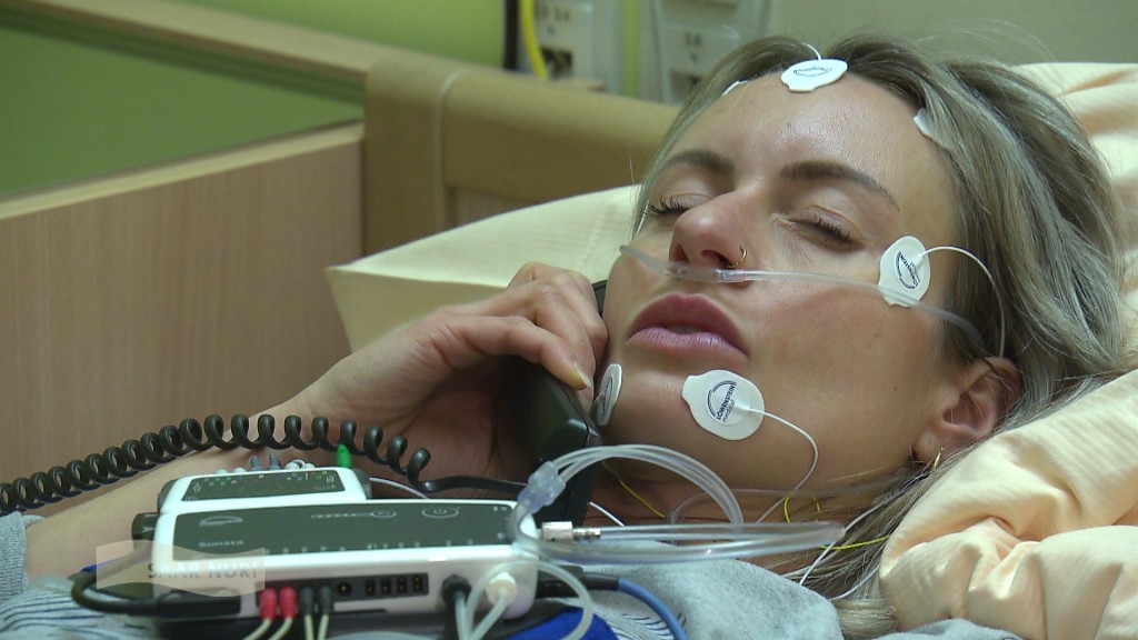 Foto: Celina Fries im Schlaflabor