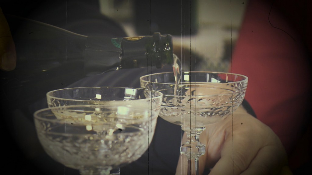 Foto: Champagner wird ausgeschenkt