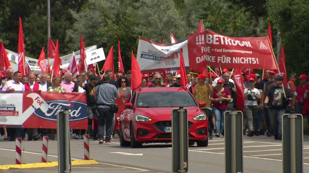 Foto: Ford-Mitarbeiter reagieren mit Protestmarsch
