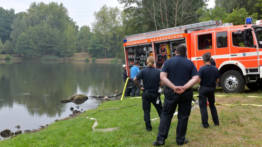 Die Feuerwehr am Burbacher Weiher