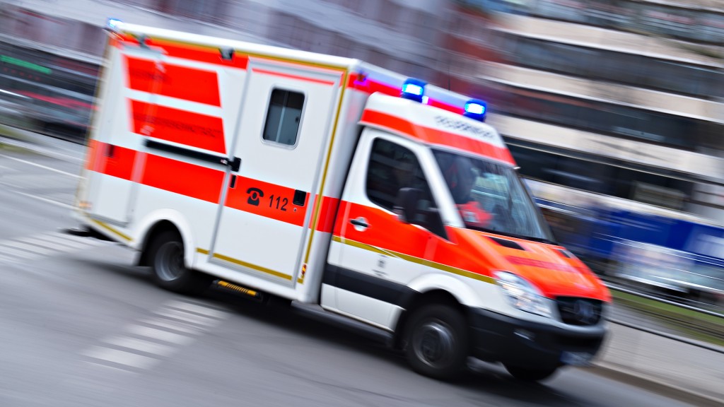 Foto: Rettungswagen auf einer Straße
