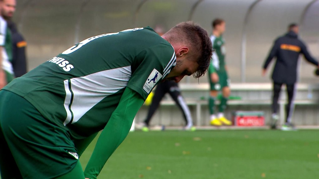 Foto: Enttäuschung bei einem FCH-Spieler 