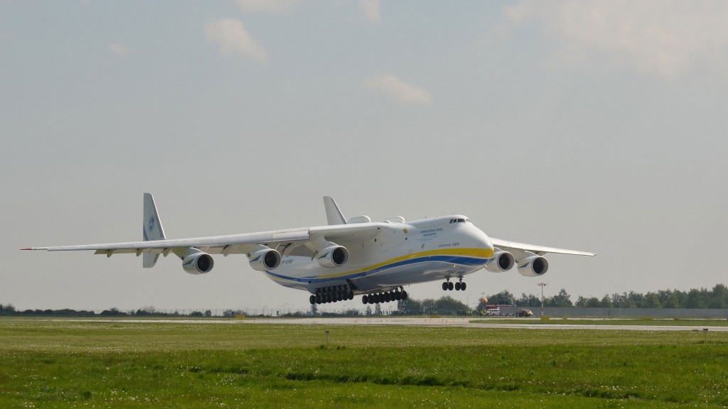 ein Flugzeug des Typs Antonov 225