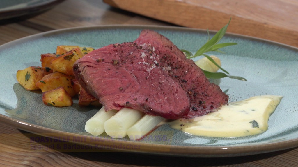 Roastbeef mit Soße Bearnaise, Spargel und Bärlauch-Kerschdscher