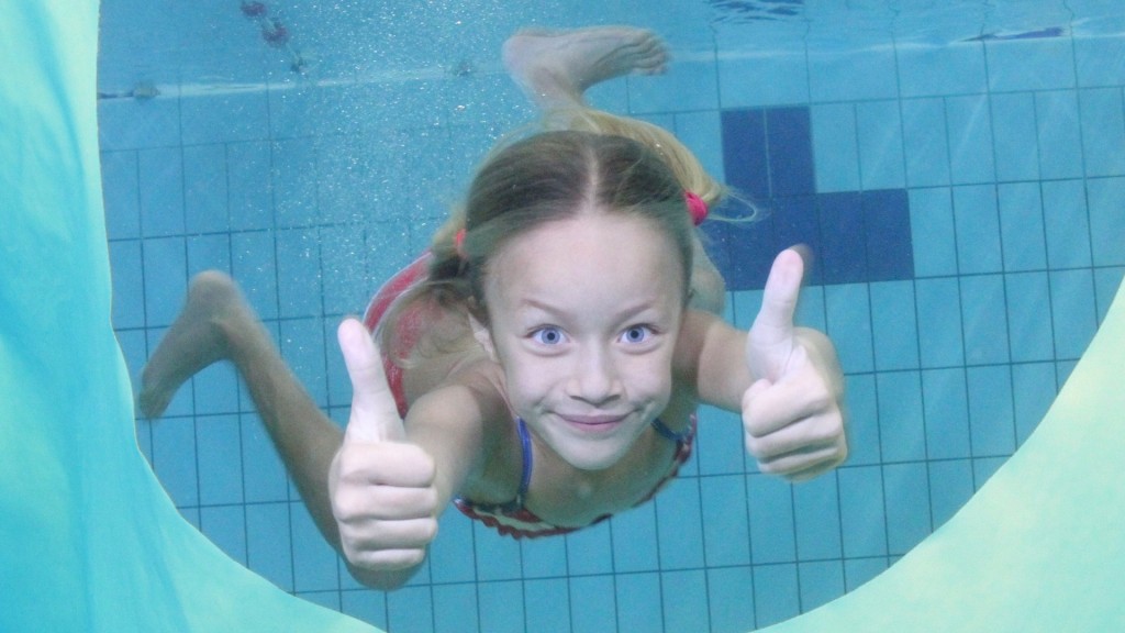 Kind im Schwimmbad
