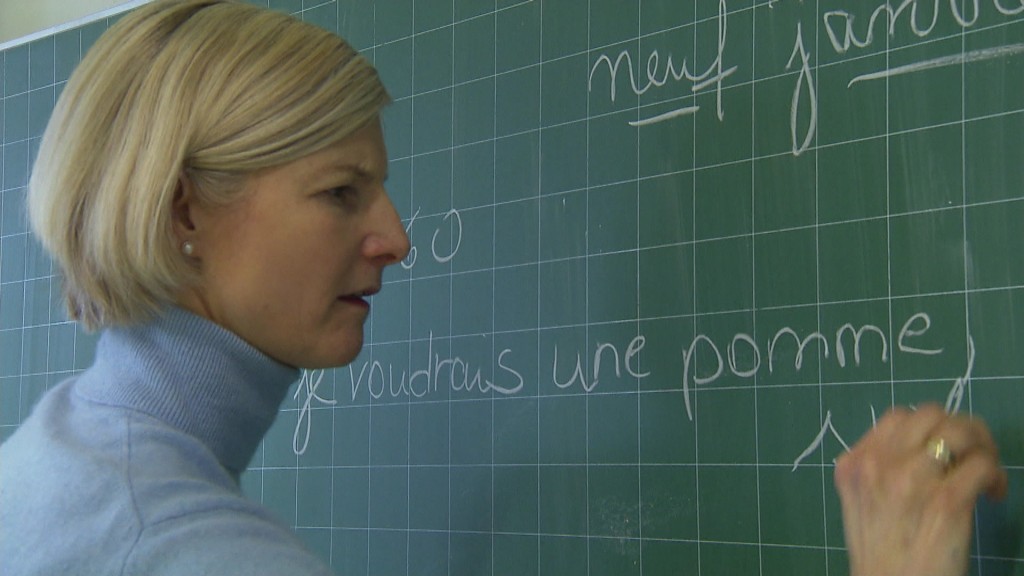 Französisch Lehrerin beim Unterrichten