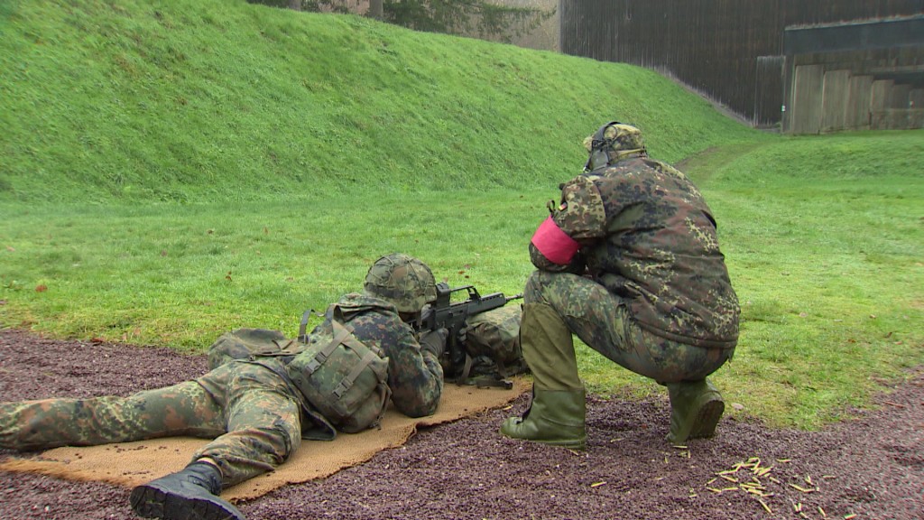 Foto: Bundeswehrrekruten bei einer Übung