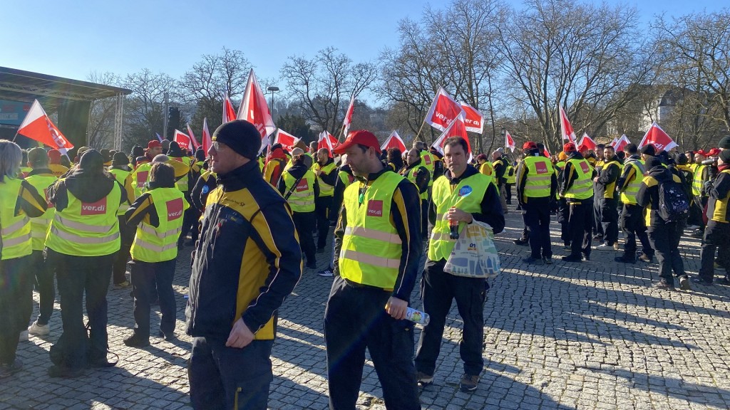 Kundgebung von Postlern am 7. Februar 2023 in Saarbrücken