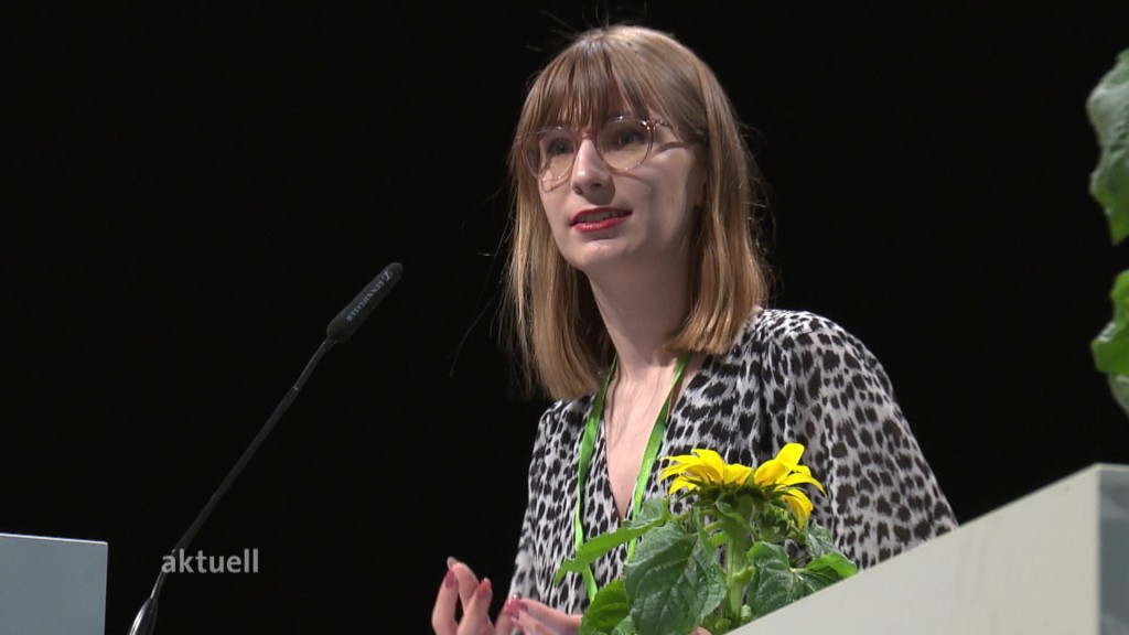 Foto: Jeanne Dillschneider bei einer Rede