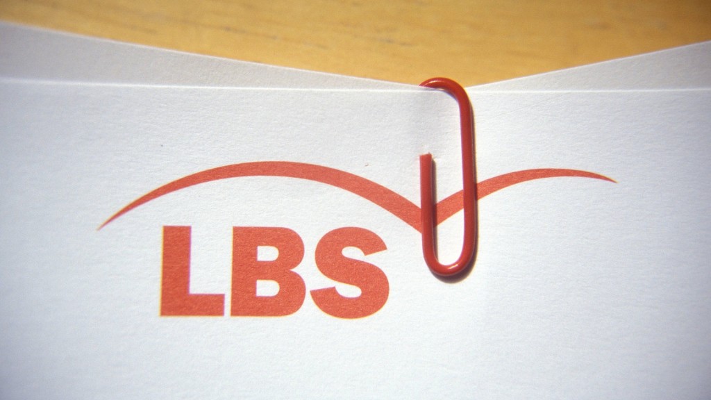 LBS-Bausparvertrag mit Heftklammer