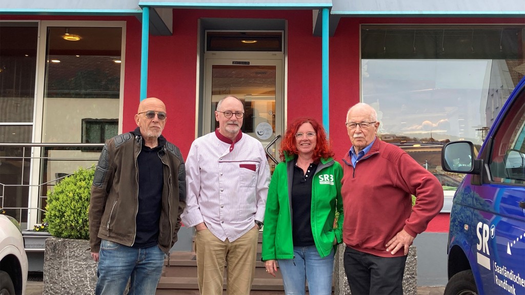 Thomas Gerber, Bäckermeister Michael Mörsdorf, Susanne Wachs und Ortsvorsteher Rainer Peter (v.l.n.r.)