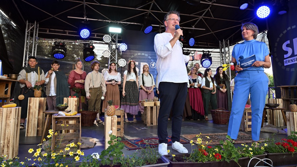 Foto: Michael Friemel und Carmen Bachmann auf der Bühne