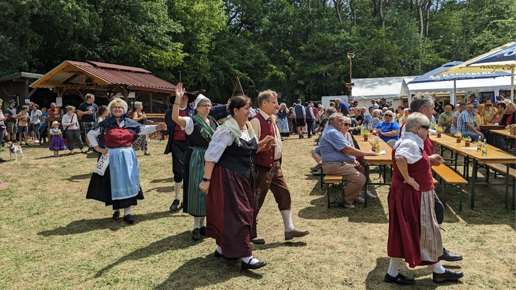 Landestrachtenfest während der Walhauser Köhlertage