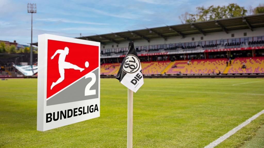 Ursapharm-Arena an der Kaiserlinde des SV Elversberg mit dem Logo der zweten Fußball-Bundesliga