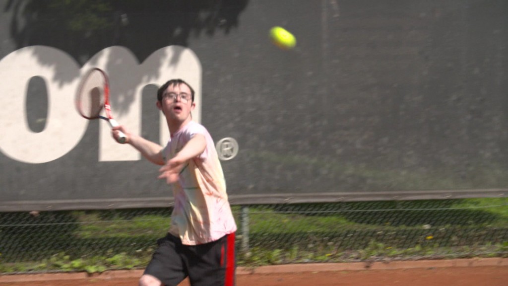 Christoph Olbrich beim Tennisspiel
