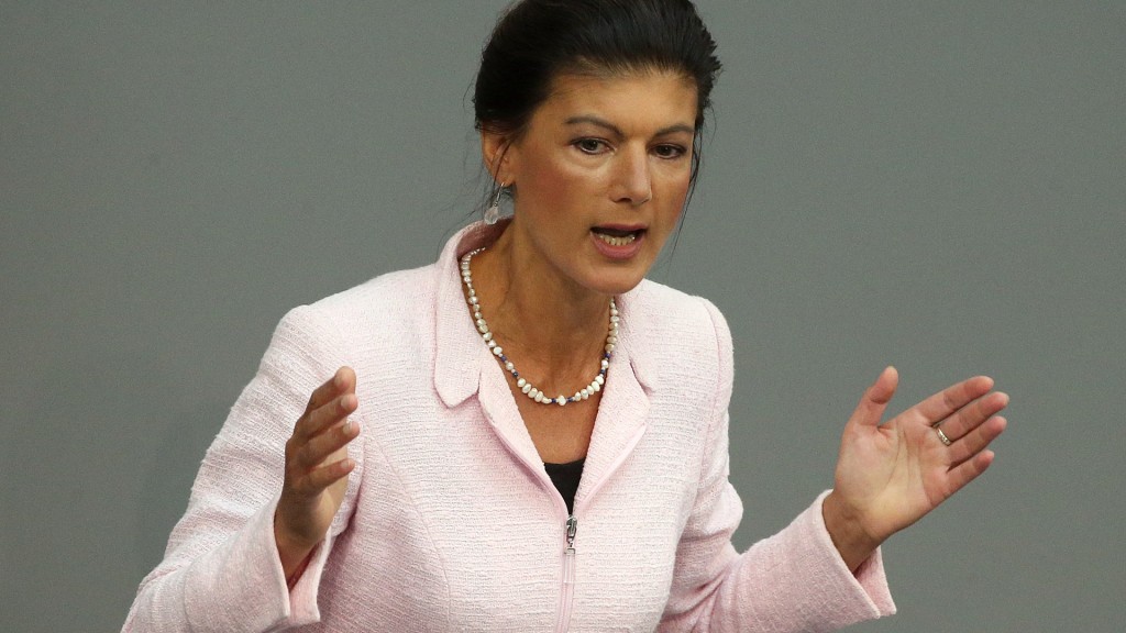 Sahra Wagenknecht (Linke), spricht im Deutschen Bundestag.