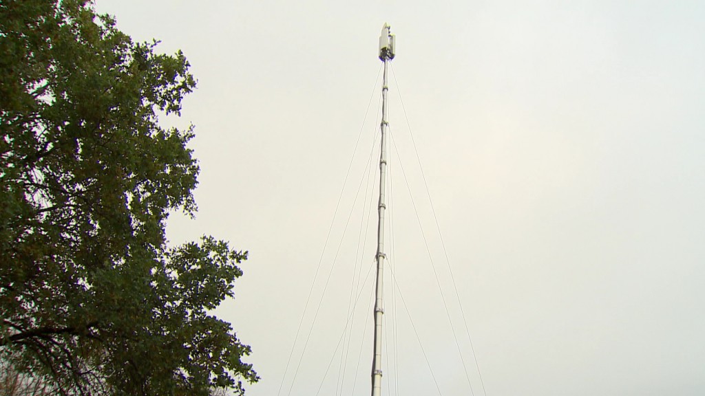 Foto: Mobiler Funkmast auf dem Rastplatz Schellenbach