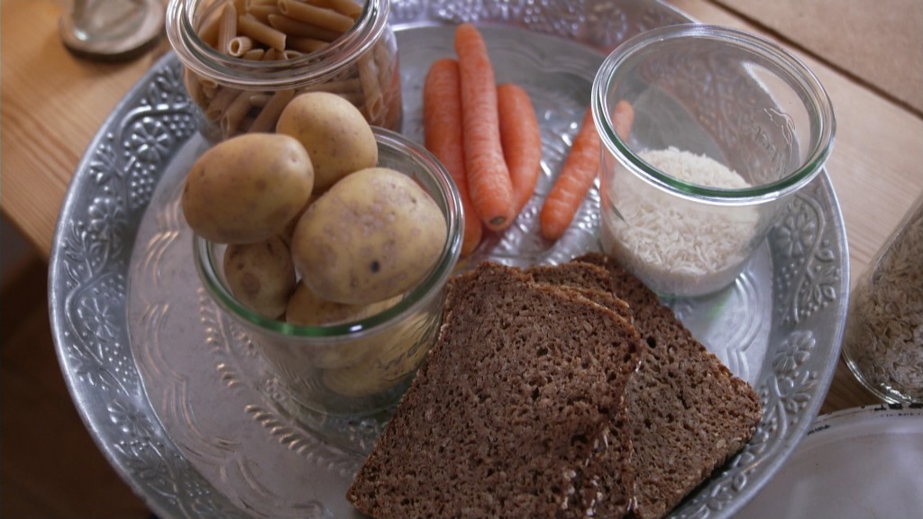 Foto: Kartoffeln, Vollkornbrot und Gemüse