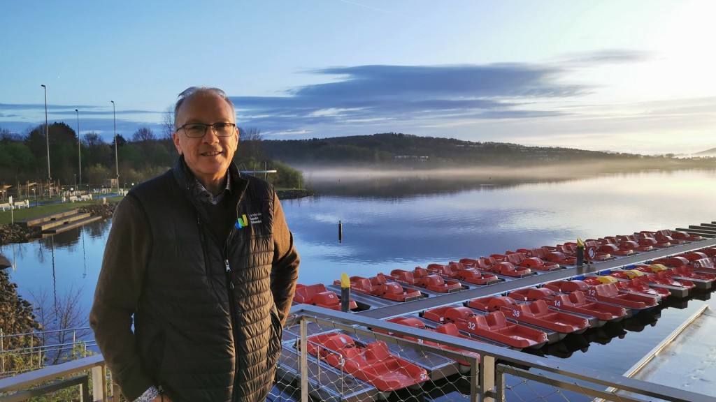 Landrat Udo Recktenwald an der neuen Rettungswache am Bostalsee