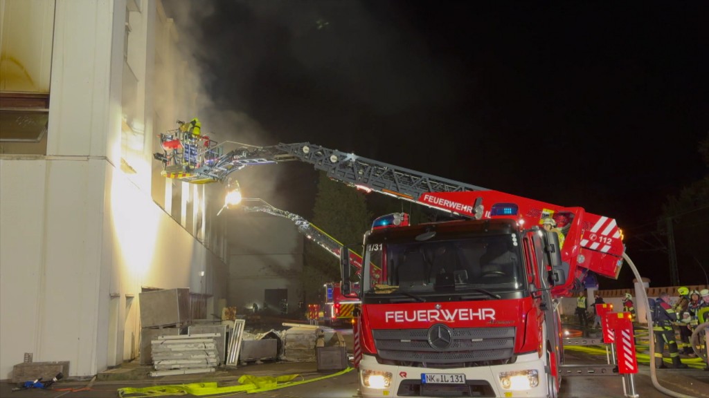 Foto: Die Feuerwehr löscht einen Brand