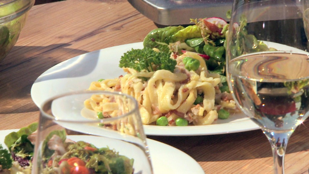 Foto: Schinkennudeln mit Kopfsalat