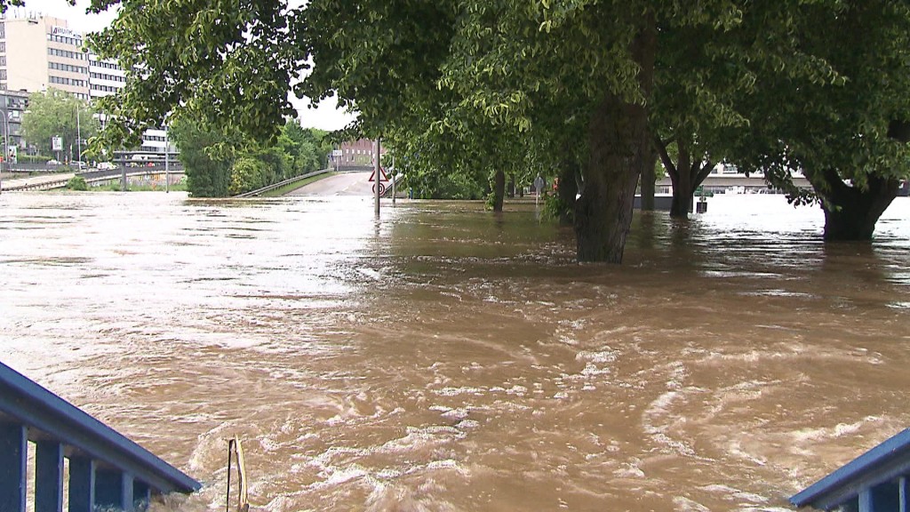 Foto: Die Saarbrücker Stadtautobahn ist stark überflutet