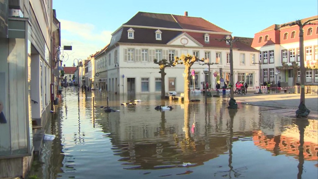 Fußgängerzone mit Hochwasser