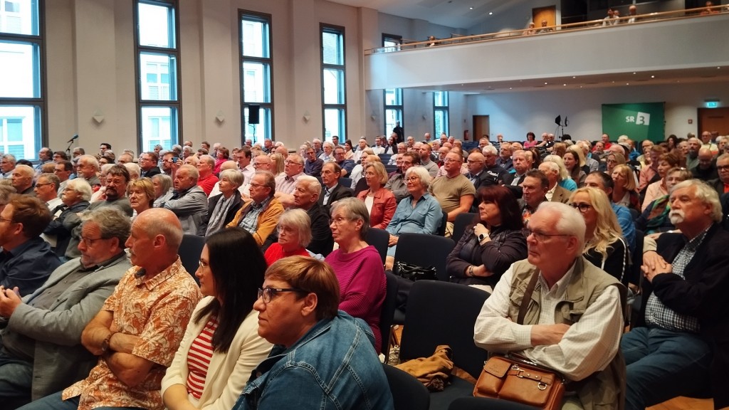 Besucher der Podiumsdiskussion in Homburg