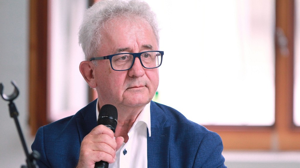 Volker Schneider, früher Politiker der Linke, auf dem Landesparteitag des Bündnis Sahra Wagenknecht.