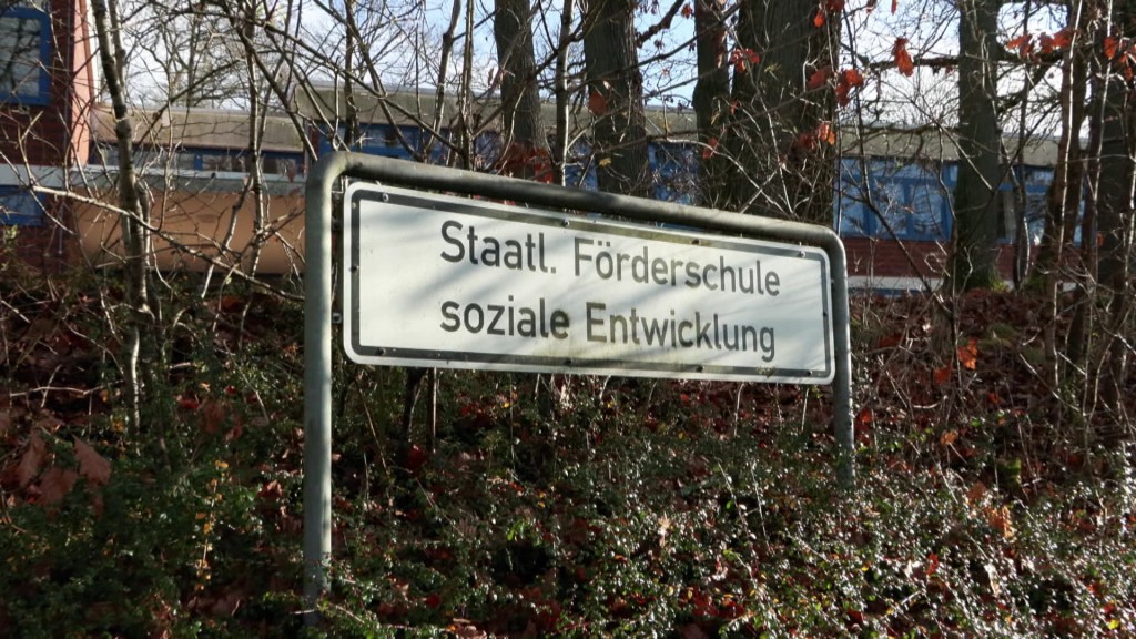 Schild. Staatl. Förderschule
