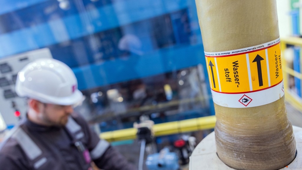 Foto: Leitungen einer Anlage zur Produktion von Wasserstoff durch Elektrolyse