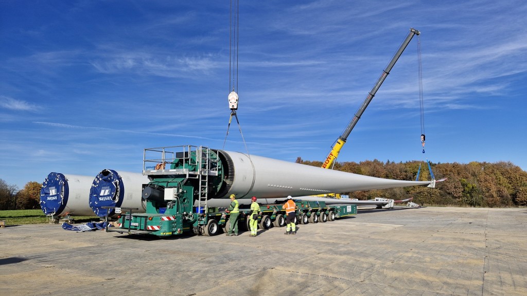 Windradfluegel wird aufgeladen