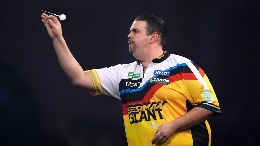Saarländer Gabriel Clemens bei der Darts-WM 2025/26 in London.