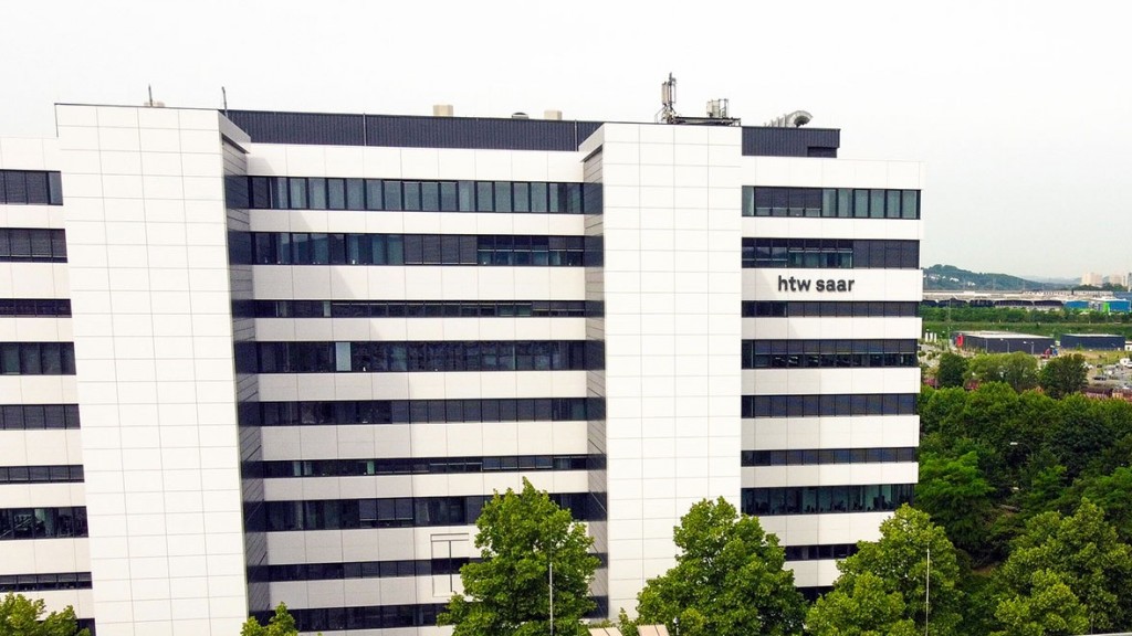 Hauptgebäude der Saarbrücker Hochschule für Technik und Wirtschaft