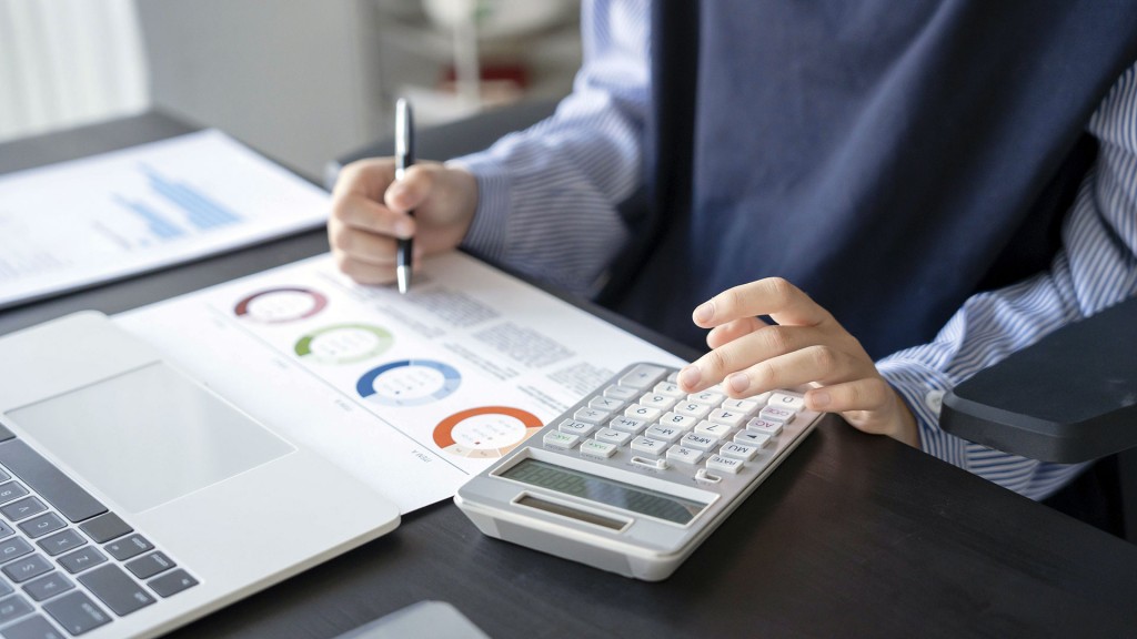 Eine Geschäftsfrau bei der Arbeit