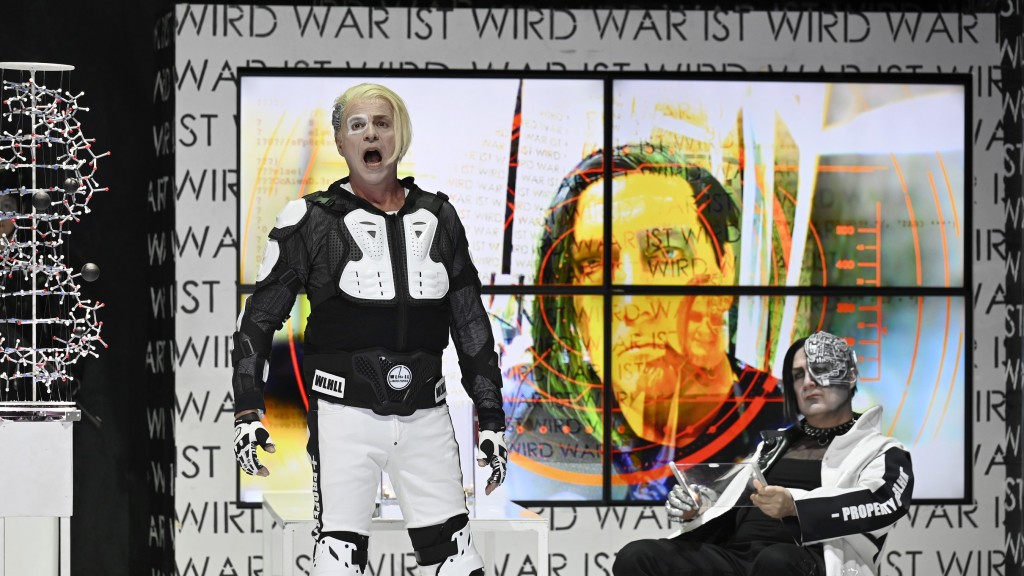 Götterdämmerung am SST: Tilmann Unger, Markus Jaursch; Benedict Nelson (Video, Mitte)