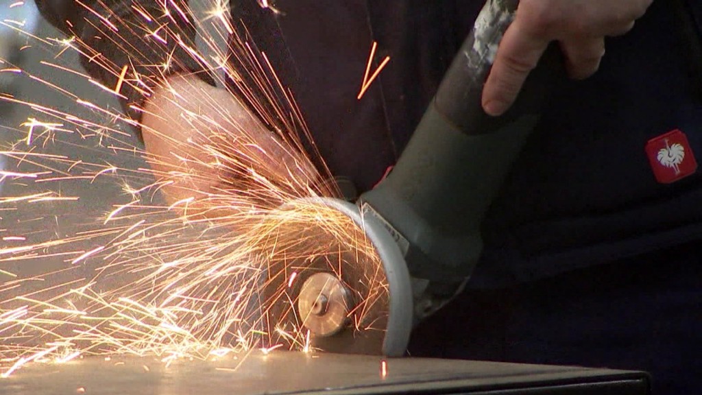 Foto: Flex schneidet Metall
