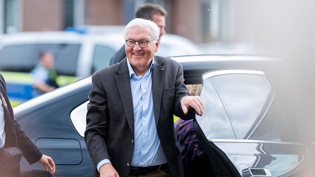 Foto: Bundespräsident Frank-Walter Steinmeier steigt aus einem Auto