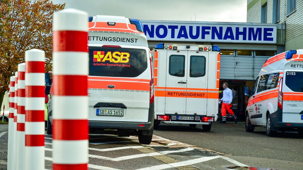 Foto: Einfahrt zur Notaufnahme des Klinikums Saarbrücken auf dem Winterberg