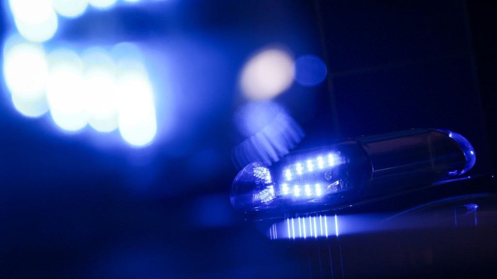 Ein Blaulicht an einem Einsatzfahrzeug der Polizei