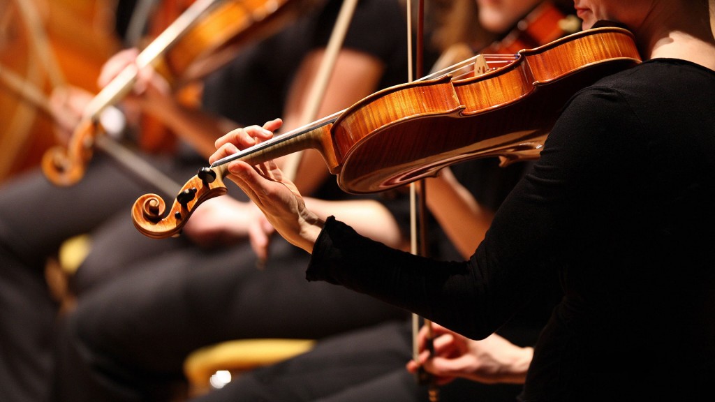 Streicher in einem Orchester