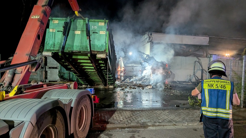 Foto: Die Feuerwehr im Einsatz bei einem Brand in Neunkirchen-Wellesweiler