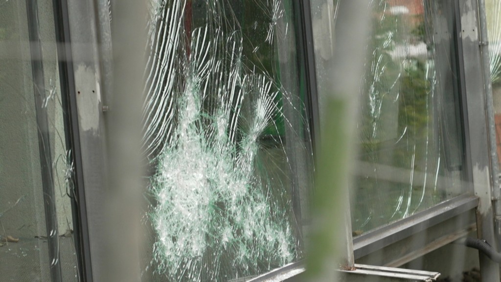 Foto: Vandalismus_ab: Grundschule Spiesen