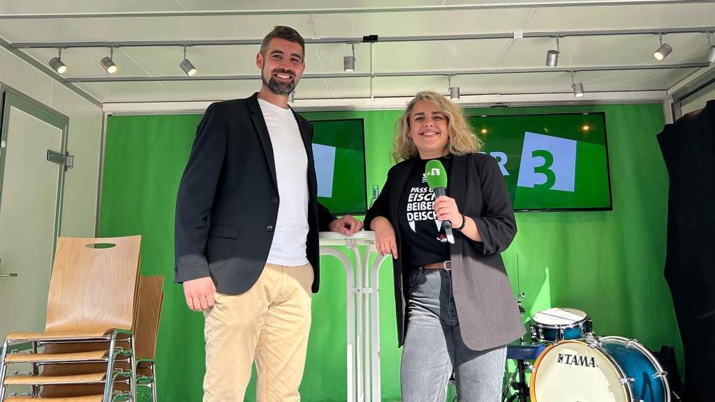 Der Theleyer Bürgermeister Andreas Maldener und Simin Sadeghi