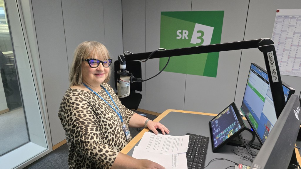 Daniela Grunder aus St. Ingbert präsentierte 2025 die Mundartnachrichten auf SR 3